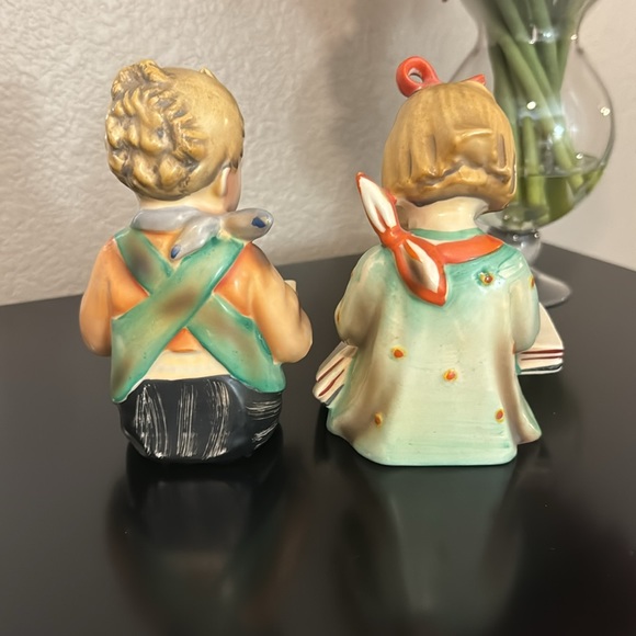 VINTAGE Gold Castle Girl and Boy bookends OR figurines. In perfect condition. - Picture 3 of 5